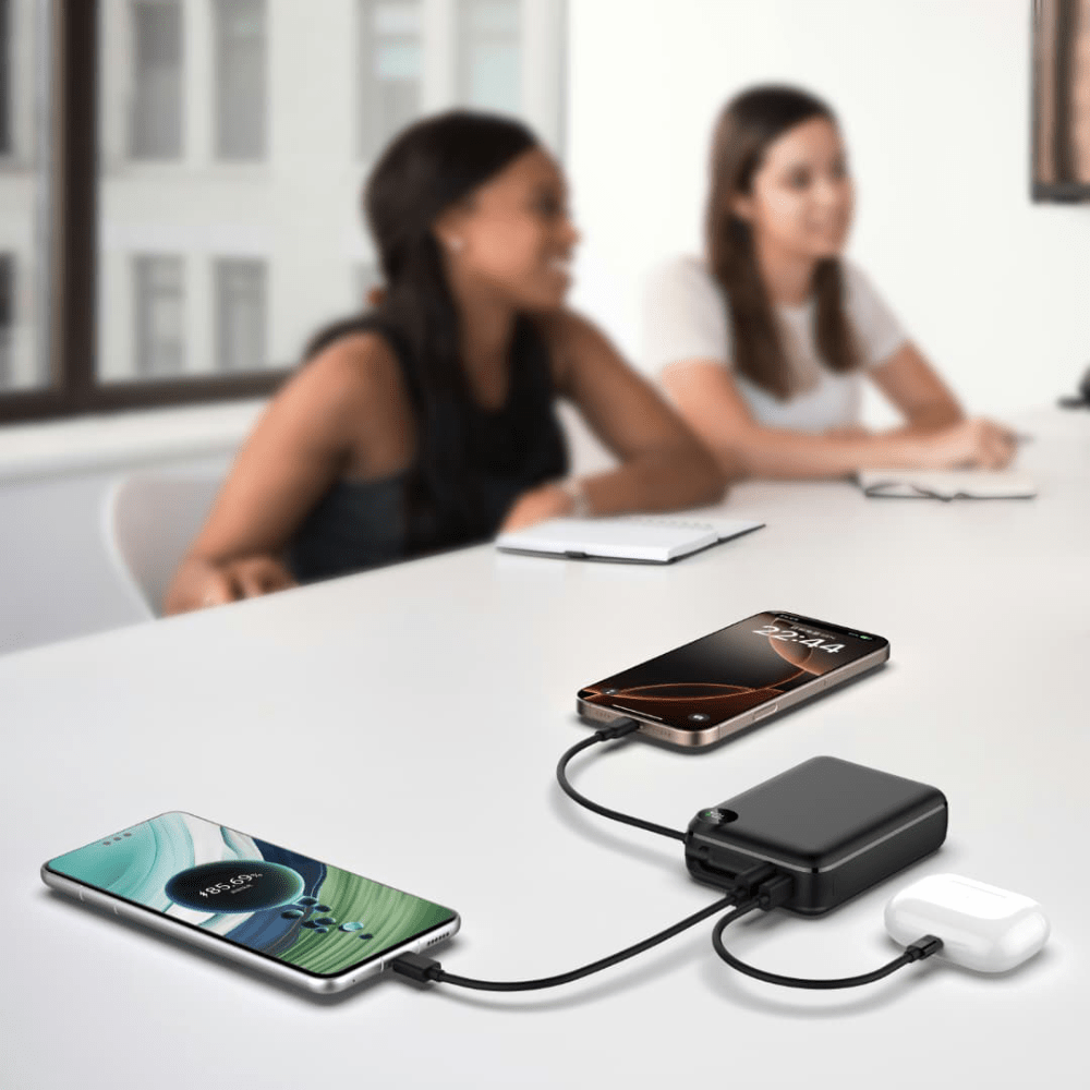 ChargeGo+ — Baterie externă 20.000mAh · Cablu USB - C integrat · 3 porturi · 22.5W - Voltres
