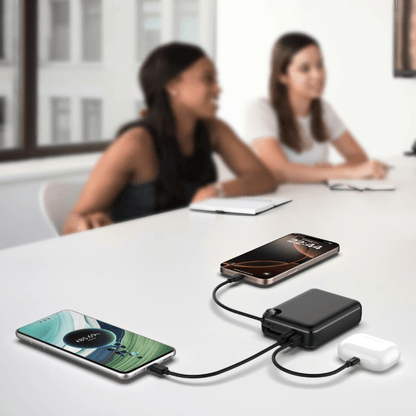 ChargeGo+ — Baterie externă 20.000mAh · Cablu USB - C integrat · 3 porturi · 22.5W - Voltres